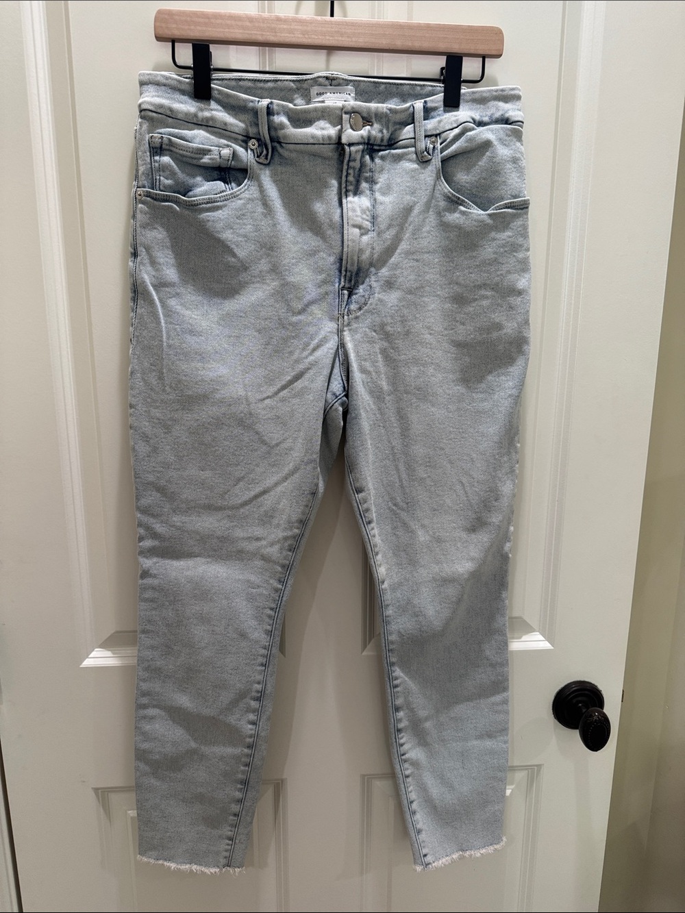 Good American Light wash Slim Straight Jeans